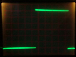 Output signal at 100Hz square signal, 12Vpp