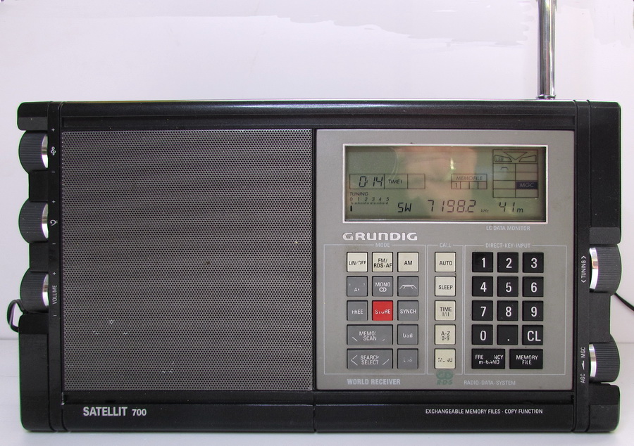 Grundig Satellit 700